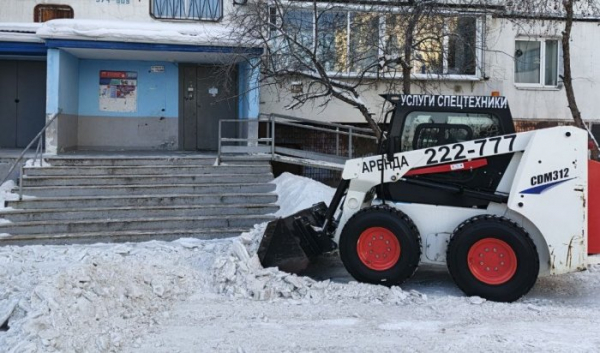 В&nbsp;Свердловском районе Иркутска начали счищать снег с&nbsp;крыш МКД                            