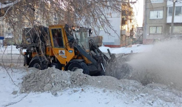 С улиц Иркутска за сутки вывезли 5,2 тысячи тонн снега                            