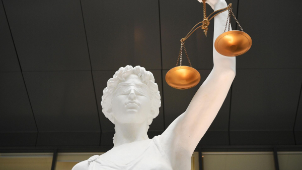 Суд изъял активы экс-главы заксобрания Иркутской области на 11 млрд рублей