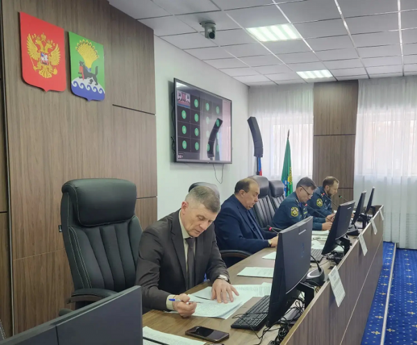 
			Режим повышенной готовности введен из-за угрозы подтопления		