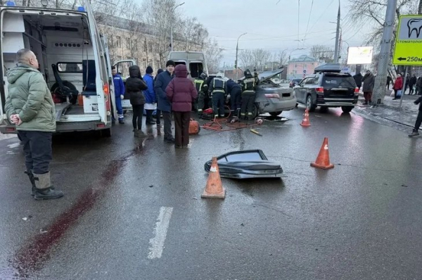
                Трое детей пострадали в массовом ДТП с маршруткой и пятью автомобилями на Советской
                
            
