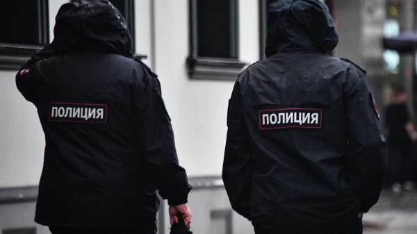 Полиция искала нарколабораторию под домом иркутянина, а нашла бункер с оружием Полиция искала нарколабораторию под домом иркутянина, а нашла бункер с оружием