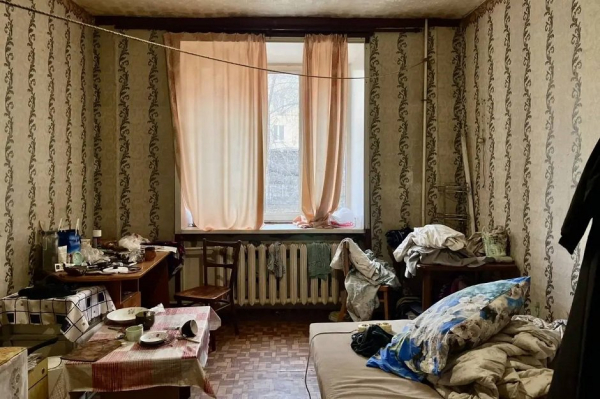 
                Ангарчанин похитил у соседа по общежитию 100 тысяч рублей, угрожая табуретом
                
            