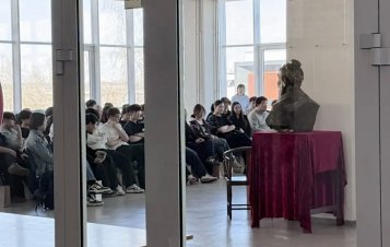 Проект &laquo;Сокровища императора&raquo; покоряет Иркутск: 95&nbsp;китайских студентов увидели премьеру первыми                            