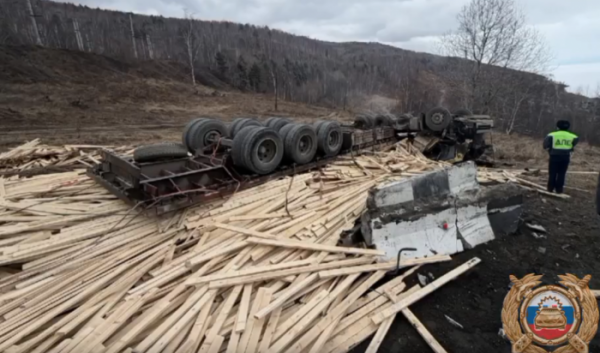 В&nbsp;Слюдянском районе большегруз вылетел в&nbsp;кювет (Видео)                            