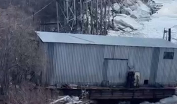 Бодайбо вновь остался без воды из-за проблем с водозаборной станцией Бодайбо вновь остался без воды из-за проблем с водозаборной станцией