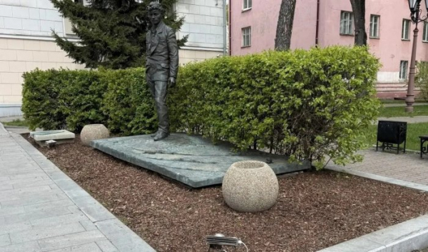 В&nbsp;Иркутске обустроили территорию у&nbsp;памятника Вампилову                            