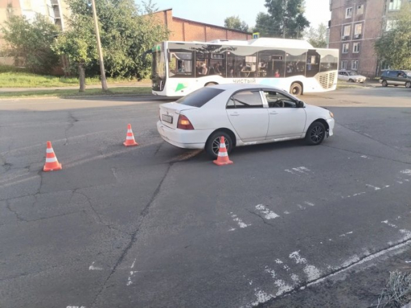 В&nbsp;Братске женщина с&nbsp;дочерью попали под колеса иномарки                            