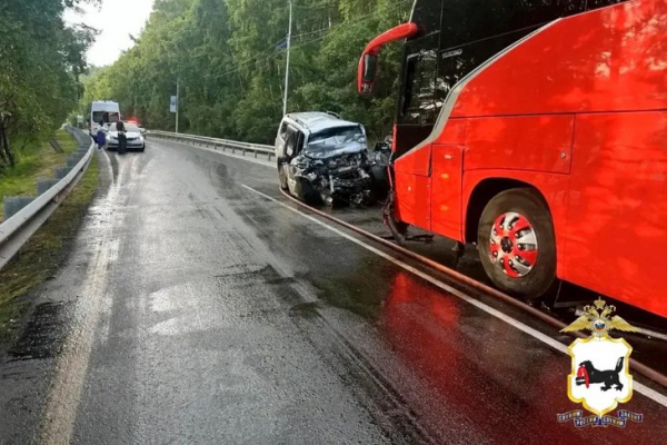 Водитель внедорожника погиб в ДТП с туристическим автобусом в районе Листвянки
Водитель внедорожника погиб в ДТП с туристическим автобусом в районе Листвянки