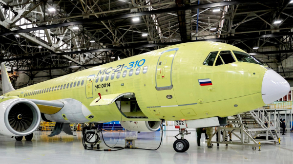 Первый серийный МС-21-310 готовится к полету на Иркутском авиазаводе Первый серийный МС-21-310 готовится к полету на Иркутском авиазаводе