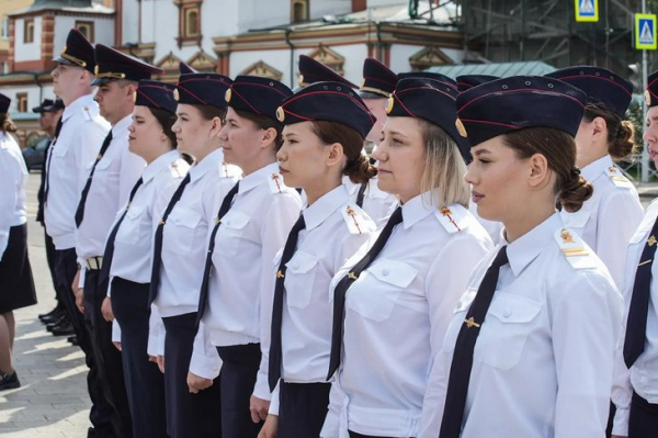 
                35 молодых сотрудников полиции приняли присягу в Иркутске
                
            