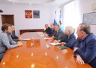 Ситуацию по узелковому дерматиту в Иркутском округе обсудили с замглавы Минсельхоза РФ
Ситуацию по узелковому дерматиту в Иркутском округе обсудили с замглавы Минсельхоза РФ